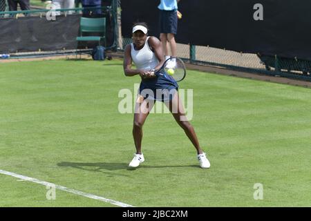 Nottingham, Großbritannien. 4.. Juni 2022. Im Bild: Asia Muhammad 31from The United States Playing at the ROTHESAY OPEN NOTTINGHAM Nottingham Tennis Center 4-12 June 2022 Alle Bilder Kredit: Robert Leyland Keine Verwendung ohne vorherige Genehmigung. Kredit: Kredit: Rob Leyland/Alamy Live Nachrichten Stockfoto