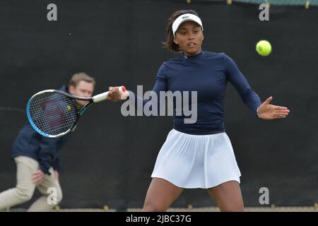 Im Bild: Französisch Tessah Andrianjafitrimo 23 Jahre spielen bei der ROTHESAY OPEN NOTTINGHAM Nottingham Tennis Center 4.–12. Juni 2022 Alle Bilder © Robert Leyland Keine Verwendung ohne vorherige Genehmigung. Stockfoto