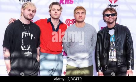 Carson, Usa. 04.. Juni 2022. CARSON, LOS ANGELES, KALIFORNIEN, USA - 04. JUNI: Michael Clifford, Ashton Irwin, Calum Hood und Luke Hemmings von 5 Sekunden Sommer (5SOS) nehmen am 2022. IHeartRadio Wango Tango Teil, der am 4. Juni 2022 im Dignity Health Sports Park in Carson, Los Angeles, Kalifornien, USA, abgehalten wird. (Foto von Xavier Collin/Image Press Agency) Quelle: Image Press Agency/Alamy Live News Stockfoto