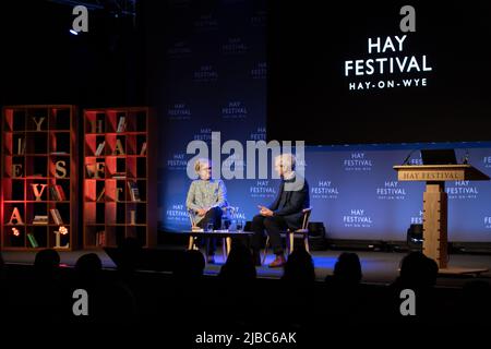 Hay-on-Wye, Wales, Großbritannien. 5.. Juni 2022. Michael Ignatieff spricht mit Claire Armitstead beim Hay Festival 2022, Wales. Quelle: Sam Hardwick/Alamy. Quelle: SHP/Alamy Live News Stockfoto