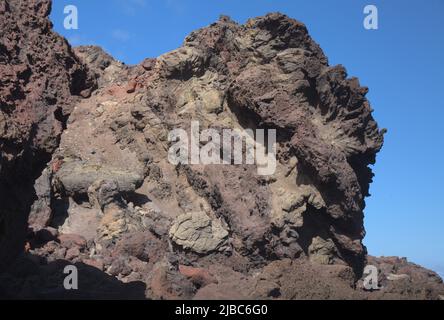 Vulkanisches Gestein rund um das Kap Punta de las Arenas im Westen von Gran Canaria, auch Playa de Artenara genannt Stockfoto