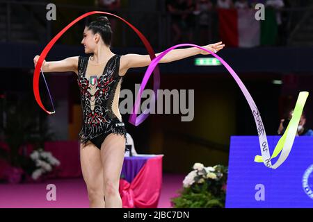 milena Baldassarri (ITA) während der rhythmischen Gymnastik FIG World Cup 2022, Gymnastik in Pesaro, Italien, Juni 03 2022 Stockfoto