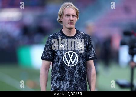 Bologna, Italien. 04.. Juni 2022. Julian Brandt von Deutschland beim Aufwärmen vor dem UEFA Nations League Group 3 Spiel zwischen Italien und Deutschland im Stadio Dall'Ara am 4. Juni 2022 in Bologna, Italien. Quelle: Marco Canoniero/Alamy Live News Stockfoto