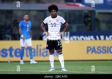 Serge Gnabry aus Deutschland blickt auf das Spiel der UEFA Nations League Group 3 zwischen Italien und Deutschland im Stadio Dall'Ara am 4. Juni 2022 in Bologna, Italien . Stockfoto