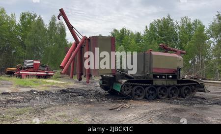 Ein verlassene Trümmer in der Umgebung des Kernkraftwerks Tschernobyl in Tschernobyl, Ukraine, 20. Mai 2022, nach dem Abzug der russischen Truppen aus Stockfoto