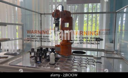 Ein verlassene Trümmer in der Umgebung des Kernkraftwerks Tschernobyl in Tschernobyl, Ukraine, 20. Mai 2022, nach dem Abzug der russischen Truppen aus Stockfoto