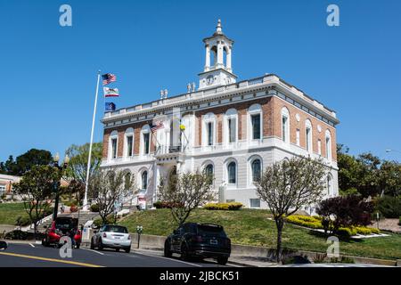 South San Francisco, California, USA - 28. April 2022 : das South San Francisco City Hall Stockfoto