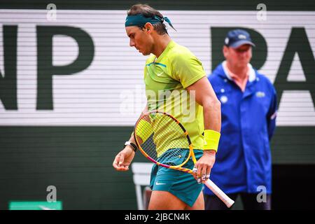 Paris, Frankreich, Frankreich. 5.. Juni 2022. Rafael NADAL von Spanien während des Tages fünfzehn von Roland-Garros 2022, French Open 2022, Grand Slam Tennisturnier im Roland-Garros Stadion am 05. Juni 2022 in Paris, Frankreich. (Bild: © Matthieu Mirville/ZUMA Press Wire) Stockfoto