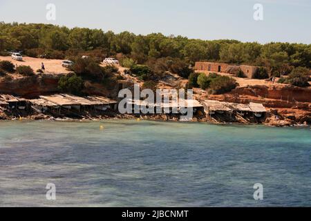 Sommertouristenziel par excellence die Balearen und ihr türkisfarbenes Meer auf ibiza Stockfoto