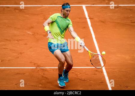 Paris, Frankreich, Frankreich. 5.. Juni 2022. Rafael NADAL von Spanien während des Tages fünfzehn von Roland-Garros 2022, French Open 2022, Grand Slam Tennisturnier im Roland-Garros Stadion am 05. Juni 2022 in Paris, Frankreich. (Bild: © Matthieu Mirville/ZUMA Press Wire) Stockfoto