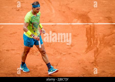 Paris, Frankreich, Frankreich. 5.. Juni 2022. Rafael NADAL von Spanien während des Tages fünfzehn von Roland-Garros 2022, French Open 2022, Grand Slam Tennisturnier im Roland-Garros Stadion am 05. Juni 2022 in Paris, Frankreich. (Bild: © Matthieu Mirville/ZUMA Press Wire) Stockfoto