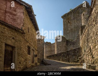 Das historische Dorfzentrum von Miranda del Castanar, Salamanca, Kastilien und Leon, Spanien Stockfoto