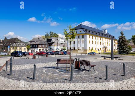 Radnice, Namesti miru, Novy Bor, Ceska republika / Rathaus, Novy Bor Stadt, Nordböhmen, Tschechische republik Stockfoto