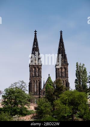 Basilika St. Peter und St. Paul oder Bazilika svatého Petra a Pavla, eine neugotische Kirche in der Festung Vysehrad in Prag, Tschechische Republik Stockfoto