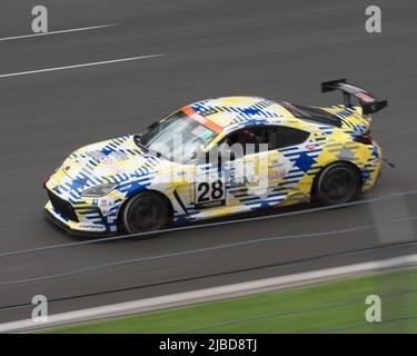 Oyama, Japan. 05.. Juni 2022. Das Biomasse-Brennstofffahrzeug TOYOTA GR86 CNF Concept fährt während des „FUJI SUPER TEC 24 Hours Race“ in Oyama, Präfektur Shizuoka, Japan, am Sonntag, 5. Juni 2022, auf Kurs. Foto von Keizo Mori/UPI Credit: UPI/Alamy Live News Stockfoto