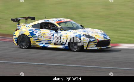 Oyama, Japan. 05.. Juni 2022. Das Biomasse-Brennstofffahrzeug TOYOTA GR86 CNF Concept fährt während des „FUJI SUPER TEC 24 Hours Race“ in Oyama, Präfektur Shizuoka, Japan, am Sonntag, 5. Juni 2022, auf Kurs. Foto von Keizo Mori/UPI Credit: UPI/Alamy Live News Stockfoto