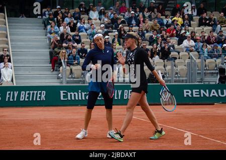 Caroline Garcia und kristina Mladenovic, Gericht simone-mathieu, Rolanf garros Tennis Open, 29. Mai 2022 Stockfoto