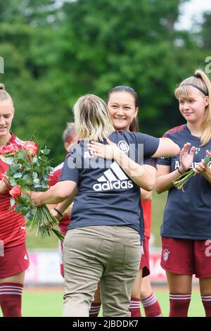 Aschheim, Deutschland. 05.. Juni 2022. Abschied von Aki Yuasa (9 FC Bayern München II) vor dem 2. Fußball-Bundesliga-Spiel zwischen dem FC Bayern München II und dem FC Ingolstadt 04 im Sportpark Aschheim. Sven Beyrich/SPP Kredit: SPP Sport Pressefoto. /Alamy Live News Stockfoto