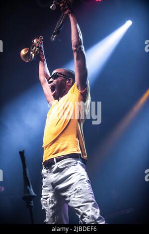 Trombone Shorty beim Auftritt in Razzmatazz, Barcelona 3 Jun. 2022. Fotograf: Ale Espaliat Stockfoto