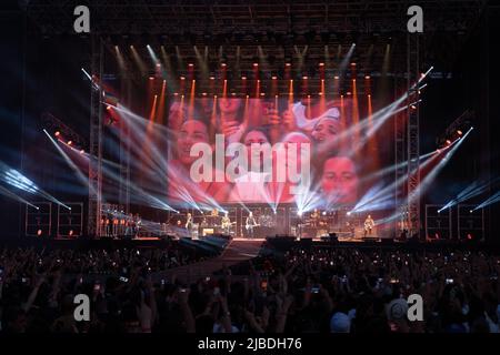 Reggio Emilia, Italien. 04.. Juni 2022. Luciano Ligabue während Luciano Ligabue - 30 Anni in un giorno, italienische Sängerin Musikkonzert in Reggio Emilia, Italien, Juni 04 2022 Quelle: Independent Photo Agency/Alamy Live News Stockfoto