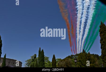 Die dreifarbigen Pfeile, Symbol der Militärparade, Tag der Italienischen republik. Stockfoto