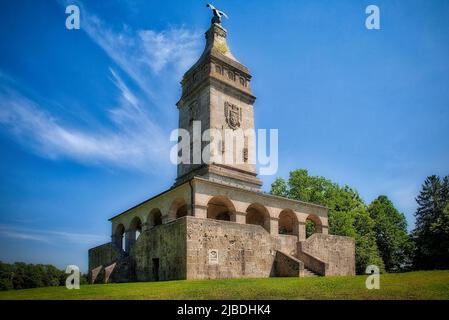 DE - BAYERN: Bismarck Turm bei Assenhausen oberhalb des Starnberger Sees Stockfoto