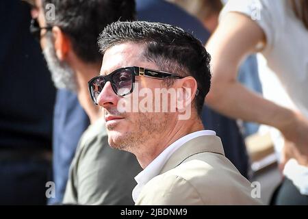 Paris, Frankreich, Frankreich. 5.. Juni 2022. Robert LEWANDOWSKI während des Tag fünfzehn von Roland-Garros 2022, French Open 2022, Grand Slam Tennisturnier im Roland-Garros Stadion am 05. Juni 2022 in Paris, Frankreich. (Bild: © Matthieu Mirville/ZUMA Press Wire) Stockfoto