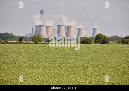 Das Kraftwerk Drax ist ein großes Biomassekraftwerk in North Yorkshire, England, das Petrolkoks mitfeuern kann Stockfoto