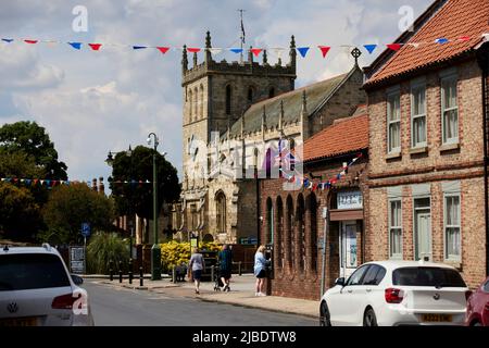 St Laurence Priory, Snaith bei Goole, East Yorkshire, England, im Dorf Snaith Market Place Stockfoto