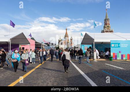 Moskau, Russland, 05. Juni 2022: Open Book Fair auf dem Roten Platz in Moskau - großes Festival der Bücher Stockfoto