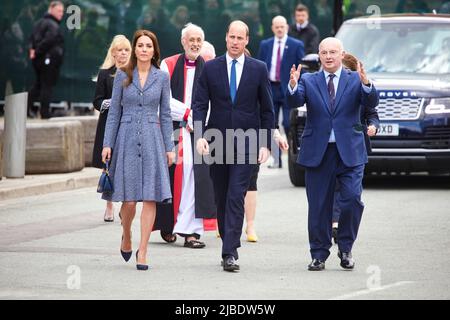 Der Herzog (Prinz William) und die Herzogin von Cambridge (Kate Middleton) nahmen an der offiziellen Eröffnung von Glade of Light Teil Stockfoto