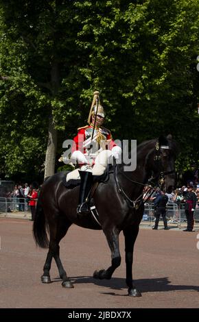 Mounted Lifeguard The Queen's Platinum Jubilee Trooping The Color Colour The Mall London Stockfoto