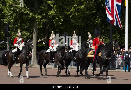 Lifeguards The Queen's Platinum Jubilee Trooping The Color The Mall London Stockfoto