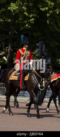 Prinz William Prince of Wales trug Militäruniform, das Platinum Jubilee der Königin, Trooping the Colour The Mall London Stockfoto