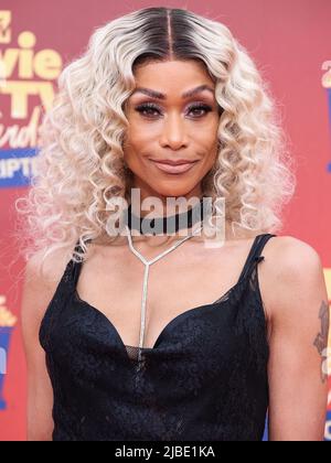 SANTA MONICA, LOS ANGELES, CALIFORNIA, USA - JUNI 05: In diesem Bild, das am 5. Juni veröffentlicht wurde, kommt die amerikanische TV-Persönlichkeit Tami Roman bei den MTV Movie and TV Awards 2022: UNSCRIPTED im Barker Hangar in Santa Monica, Los Angeles, Kalifornien, USA, an. (Foto von Xavier Collin/Image Press Agency) Stockfoto