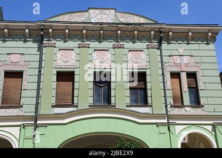 Fassade des ehemaligen Golden Lamb Hotels in Subotica, das 1904 von Titus Mackovic im Münchner Jugendstil restauriert wurde Stockfoto