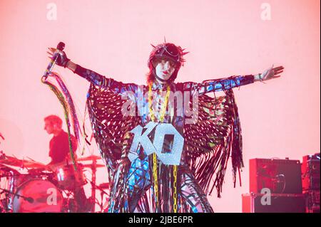 Manchester, Großbritannien. 05.. Juni 2022. Karen O, Nick Zinner, Brian Chasee von The Yeah Yeah's treten im Manchester O2 Apollo auf. 2022-06-05. Kredit: Gary Mather/Alamy Live Nachrichten Stockfoto