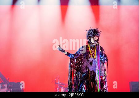 Manchester, Großbritannien. 05.. Juni 2022. Karen O, Nick Zinner, Brian Chasee von The Yeah Yeah's treten im Manchester O2 Apollo auf. 2022-06-05. Kredit: Gary Mather/Alamy Live Nachrichten Stockfoto