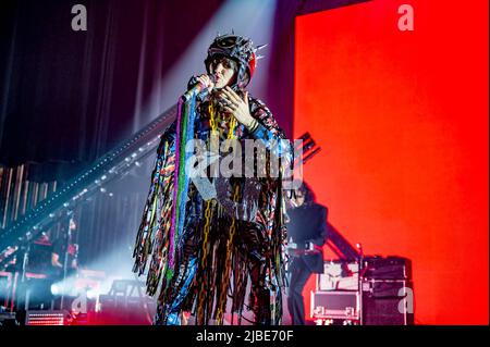 Manchester, Großbritannien. 05.. Juni 2022. Karen O, Nick Zinner, Brian Chasee von The Yeah Yeah's treten im Manchester O2 Apollo auf. 2022-06-05. Kredit: Gary Mather/Alamy Live Nachrichten Stockfoto