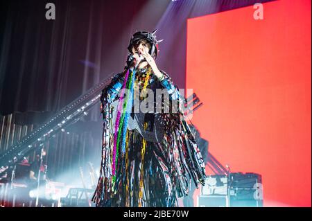 Manchester, Großbritannien. 05.. Juni 2022. Karen O, Nick Zinner, Brian Chasee von The Yeah Yeah's treten im Manchester O2 Apollo auf. 2022-06-05. Kredit: Gary Mather/Alamy Live Nachrichten Stockfoto