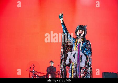 Manchester, Großbritannien. 05.. Juni 2022. Karen O, Nick Zinner, Brian Chasee von The Yeah Yeah's treten im Manchester O2 Apollo auf. 2022-06-05. Kredit: Gary Mather/Alamy Live Nachrichten Stockfoto