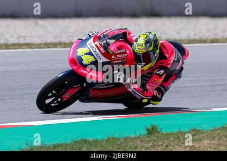 Barcelona, Spanien. 4.. Juni 2022. David Munoz aus Spanien vom BOE Motorsports Team mit KTM beim freien Training des Gran Premio Monster Energy de Catalunya Moto3 auf dem Circuit de Barcelona-Catalunya in Barcelona. (Bild: © David Ramirez/DAX via ZUMA Press Wire) Stockfoto