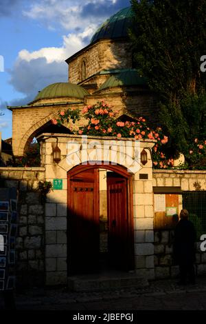 Baščaršija Moschee in Sarajevo, Bosnien und Herzegowina. Stockfoto