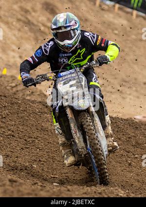 Cordova, CA, Juni 04 2022 Rancho Cordova, CA USA Eli Tomac geht in Runde 23 während des Lucas Oil Pro Motocross Hangtown Classic 450 Gruppe A Qualifying in Hangtown Rancho Cordova, CA Thurman James/CSM Stockfoto