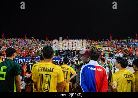 Hanoi, Vietnam. 22.. Mai 2022. Thailand Fans gesehen während der Sea Games 2022 Spiel zwischen Thailand und Vietnam in My Dinh National Stadium. Endstand; Thailand 0:1 Vietnam. (Foto von Amphol Thongmueangluang/SOPA Images/Sipa USA) Quelle: SIPA USA/Alamy Live News Stockfoto