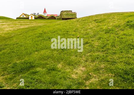 Der Bauernhof und das Museum Glaumbær wurden in der typischen isländischen Torfbauweise errichtet Stockfoto