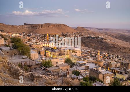 Mardin Altstadt Stadtbild bei Dämmerung, Osttürkei Stockfoto