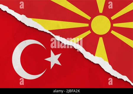 Nordmakedonien und Türkei Flagge zerrissene Papier Grunge Hintergrund. Abstract Nordmakedonien und die Türkei Wirtschaft, politische Konflikte, Kriegskonzept Textur Stockfoto