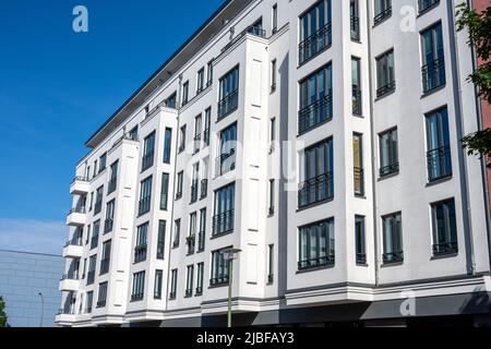 Modernes Mehrfamilienhaus in Berlin, Deutschland Stockfoto