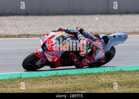 Fabio Di Giannantonio aus Italien von Gresini Racing MotoGP mit Ducati während des MotoGP Gran Premio Monster Energy de Catalunya auf dem Circuit de Barcelona Stockfoto